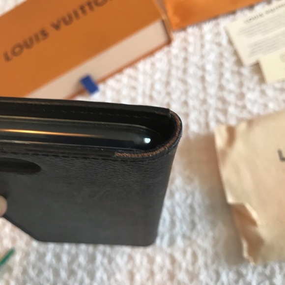 Louis Vuitton authentic monogram graphite 7Plus iPhone folio case - Picture 9 of 15